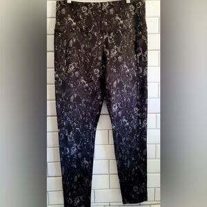 Tuff Athletics NWOT Size Medium Full length leggings black and gray snake print